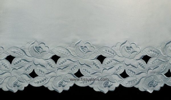 Dentelle satin broderie florale bleu clair 260mm NZ-00250